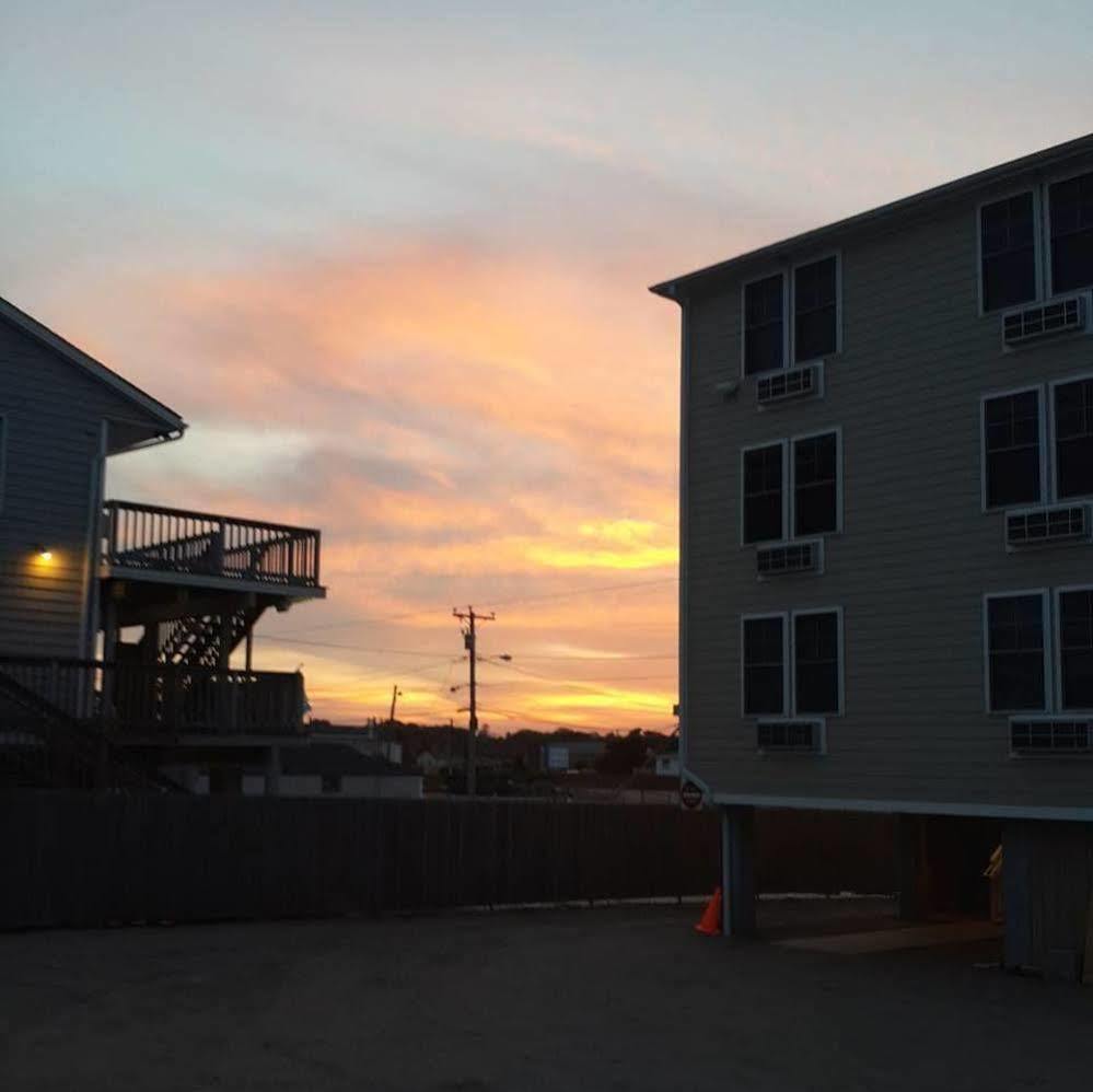 Misquamicut Beach Front Inn Westerly Exterior foto